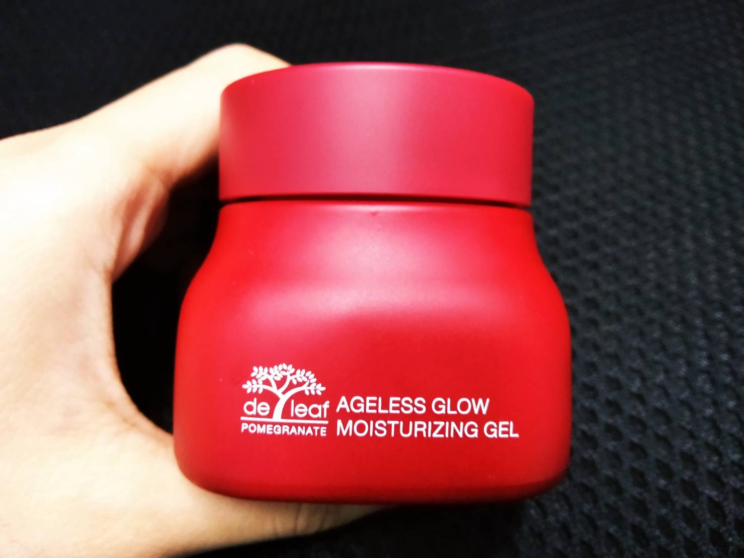 De Leaf pomegrnate moisturizing gel